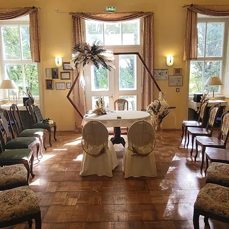 Lägenhet Gutshof - &