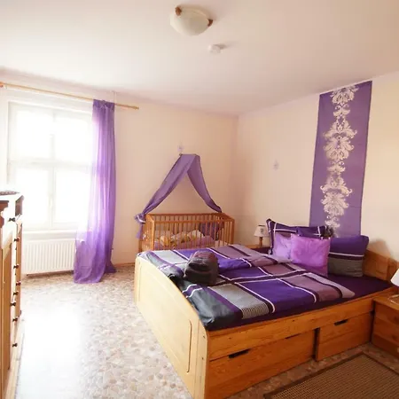 Lägenhet Gutshof - &